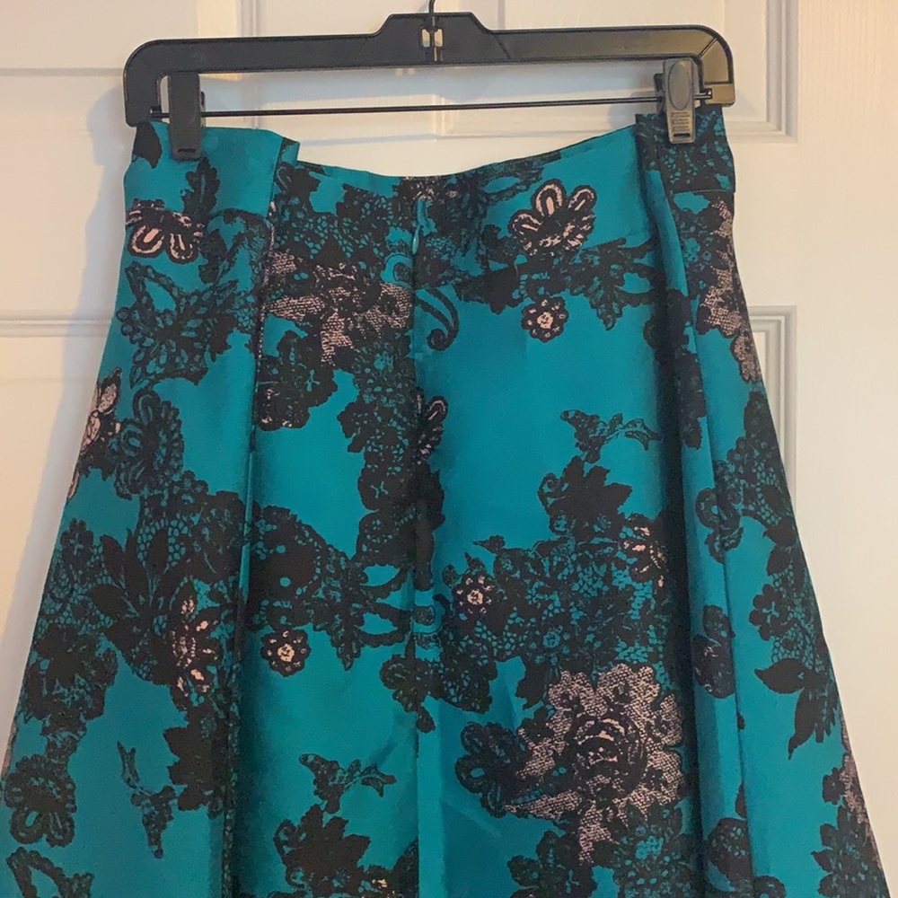 🎉 2/50 Stunning Formal Two Piece - Picture 7 of 9